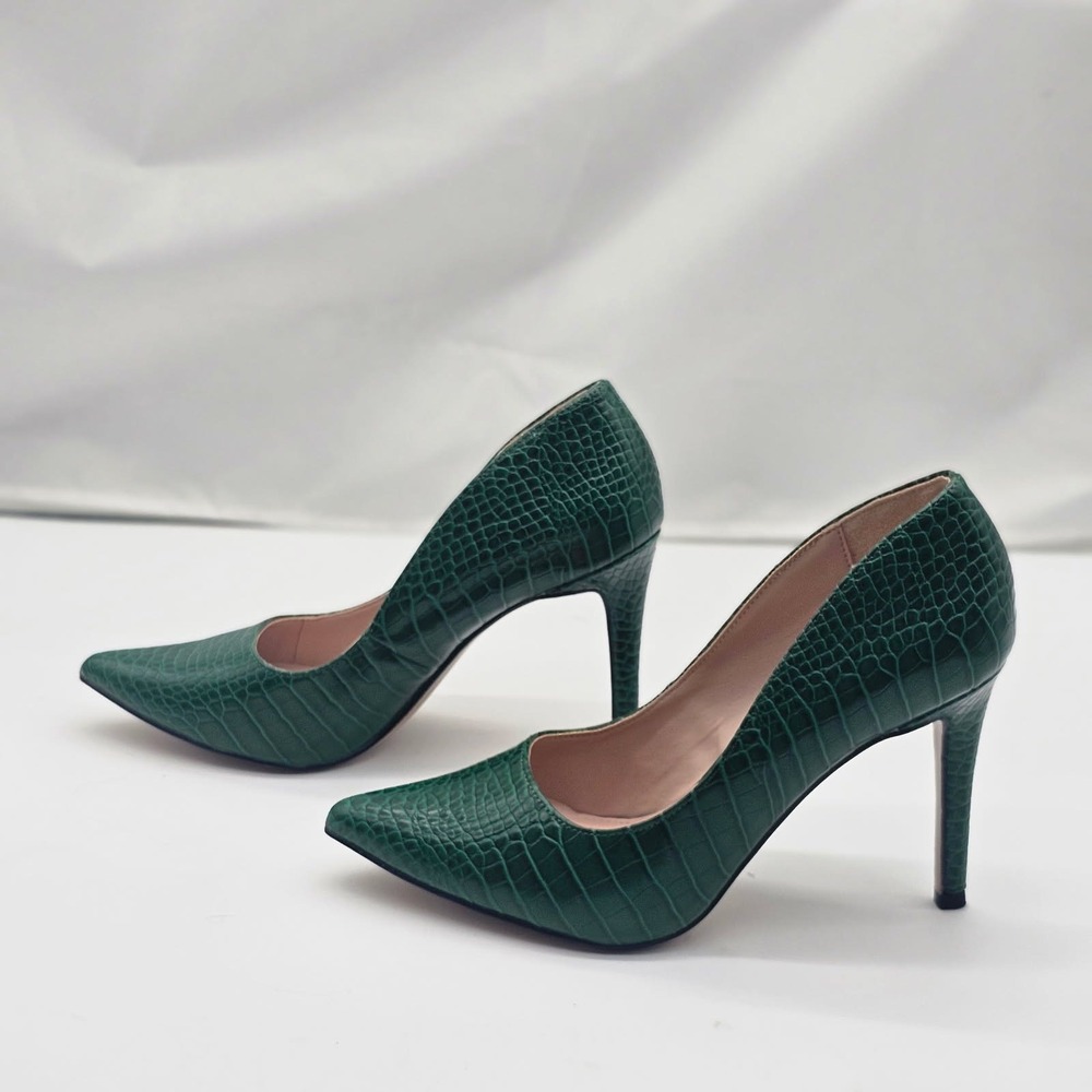 Michael Michael Shannon Pumps Women 8.5 Green  Croc Embossed Sexy Stiletto